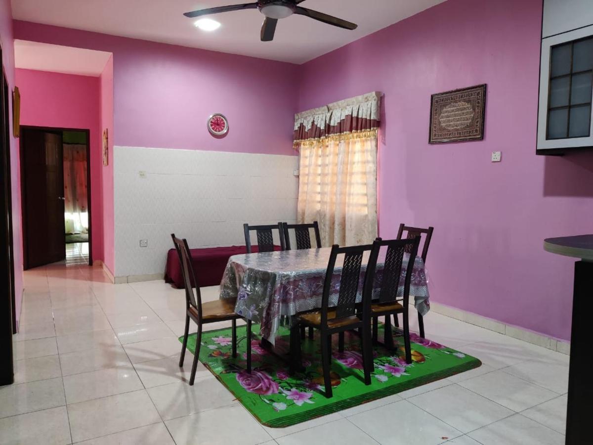 Umaira Homestay Chemor エクステリア 写真